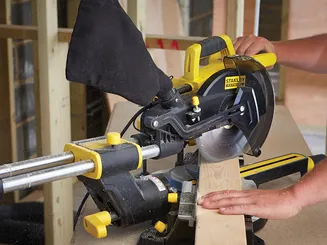 Stanley Pilarka ukosowa 216mm 1500W Fatmax  FME721  - 2