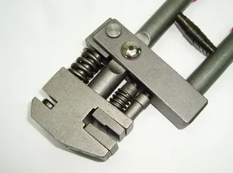 Quatros Dziurkarka odsadzarka do blach QS14814 - 2